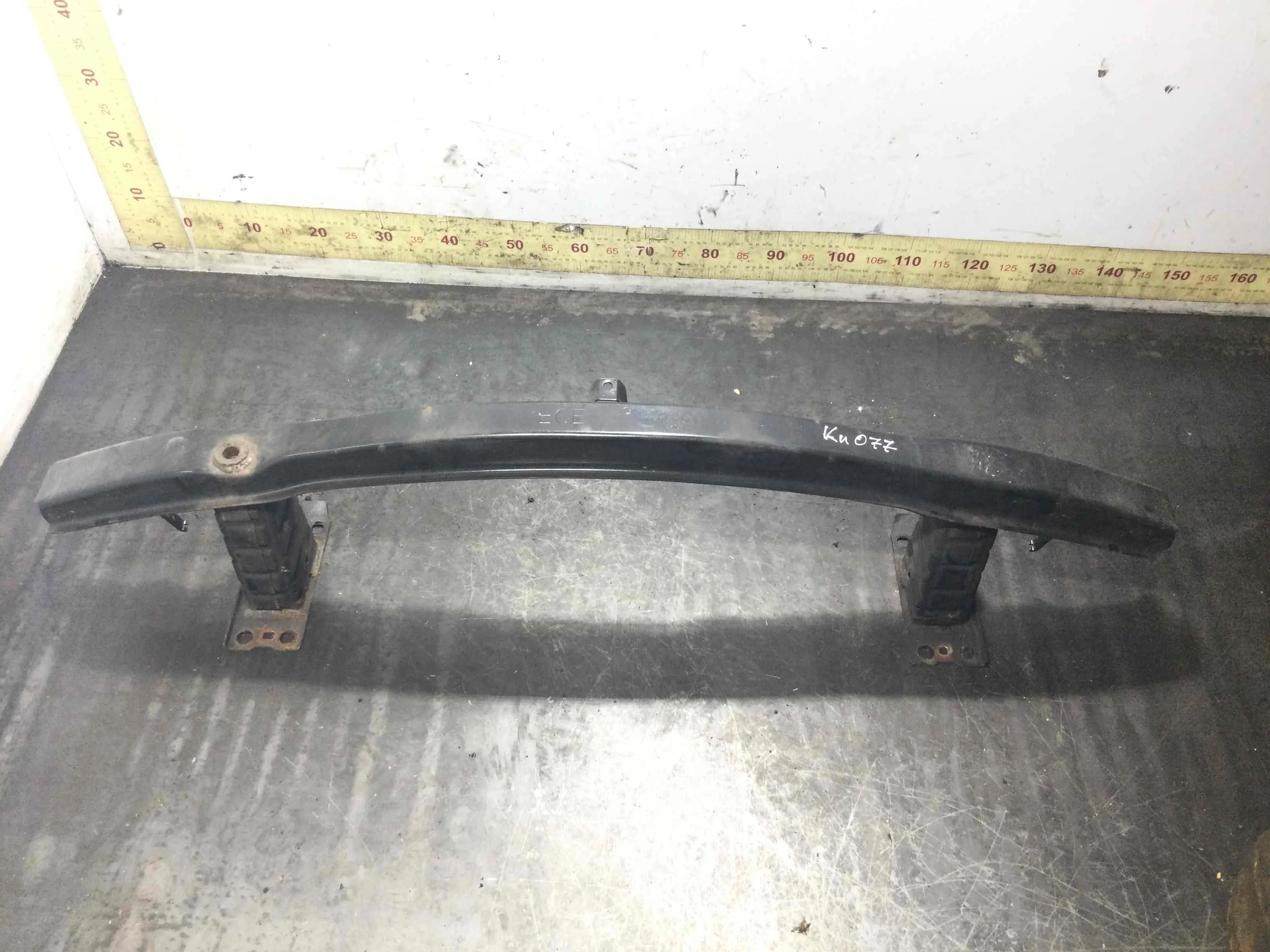 Усилитель бампера переднего BMW 3-Series 3-Series E90/E91/E92/E93 2005 - 2010 дизель 2.0   Седан