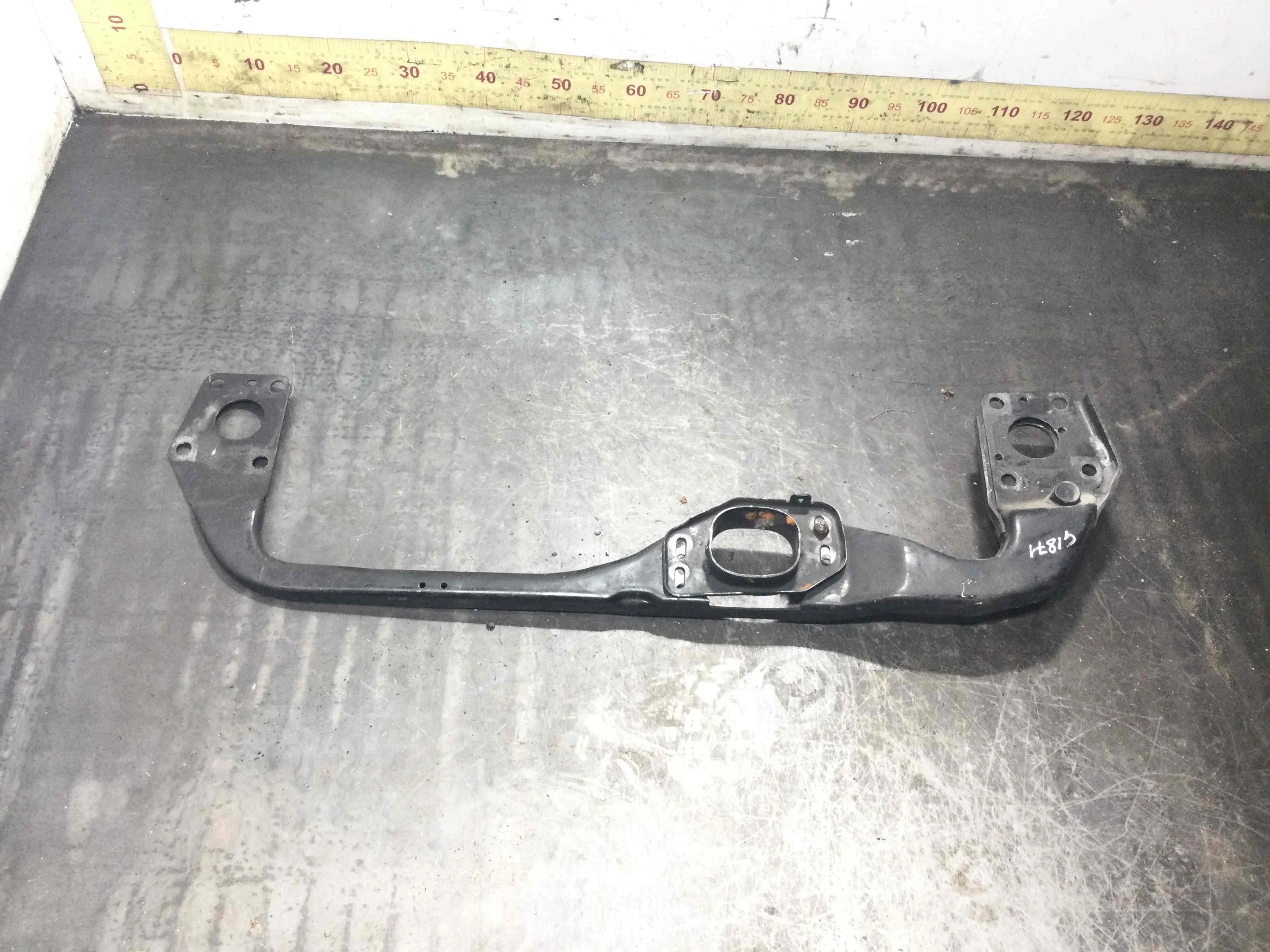 Балка под радиатор Audi A6 C5/4B (1997-2004) дизель 2.5 TDI Автомат Универсал