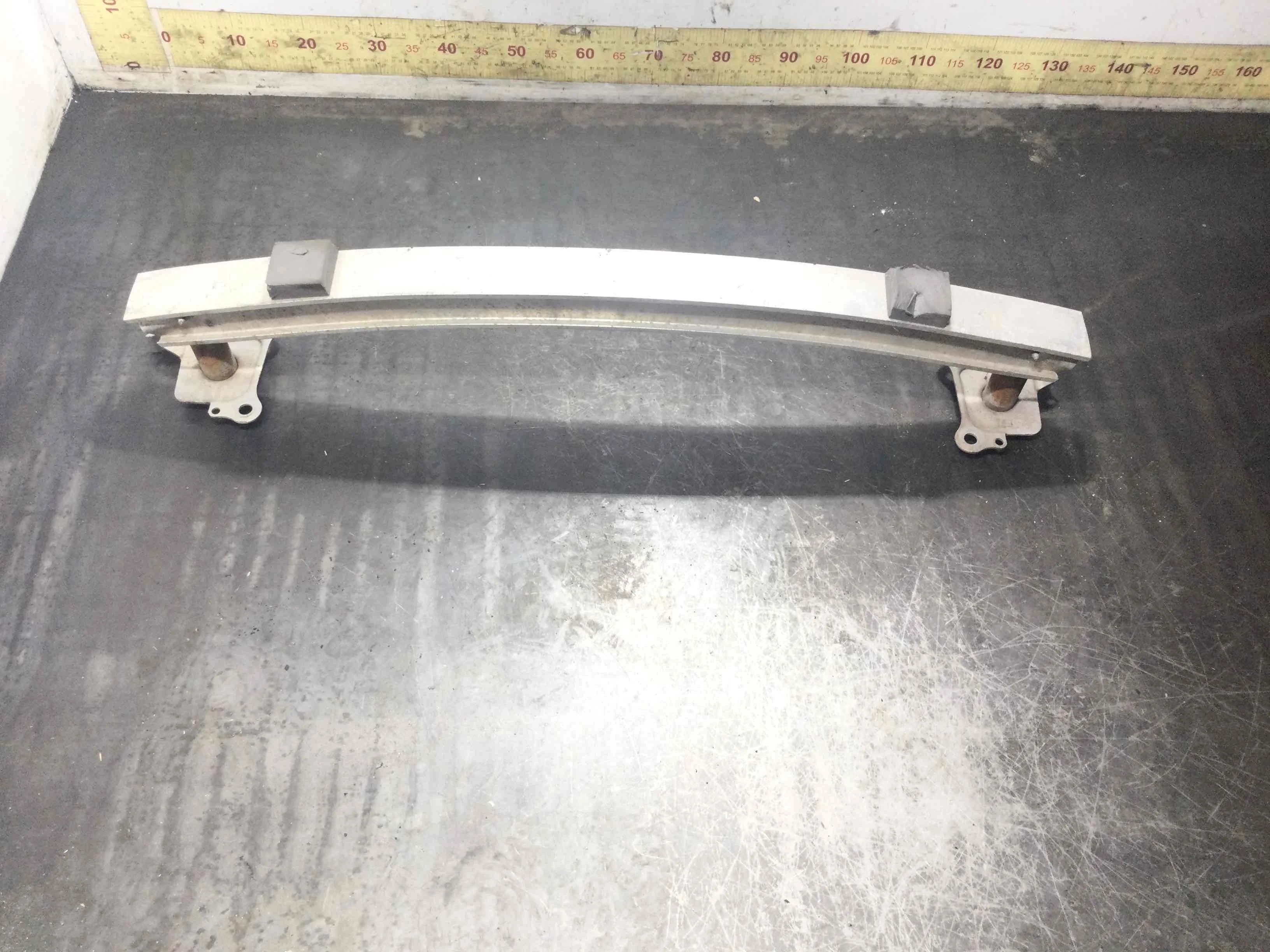 Усилитель бампера переднего Audi A3 8L (1996-2000) бензин 1.6 i Механика 3-дв, х/б