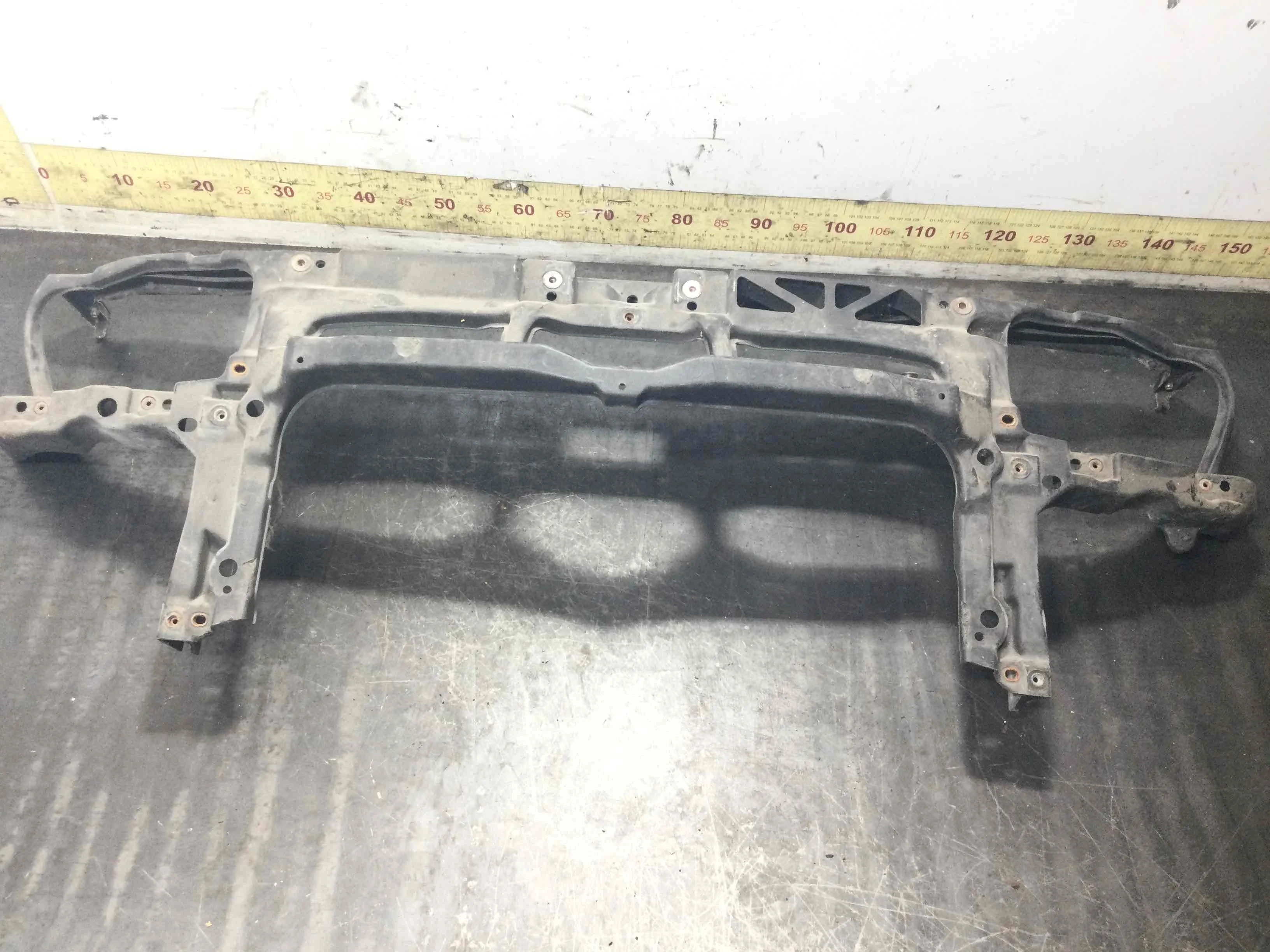 Передняя панель крепления облицовки (телевизор) Volkswagen Golf 4 поколение (1997-2004) дизель 1.9 TDI Механика Х/б