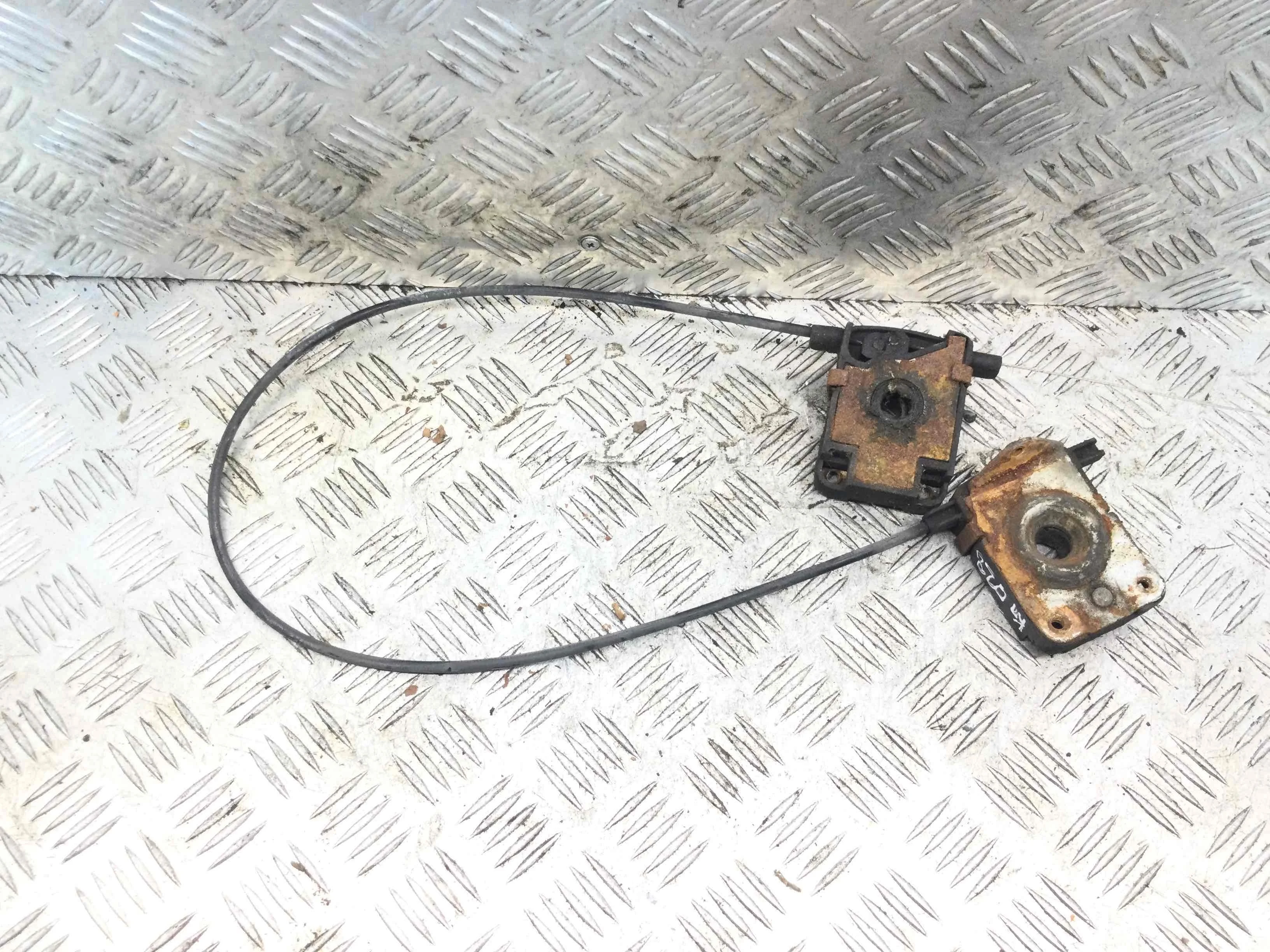 Замок капота Land Rover Range Rover 3 поколение (2002-2005) дизель 3.0