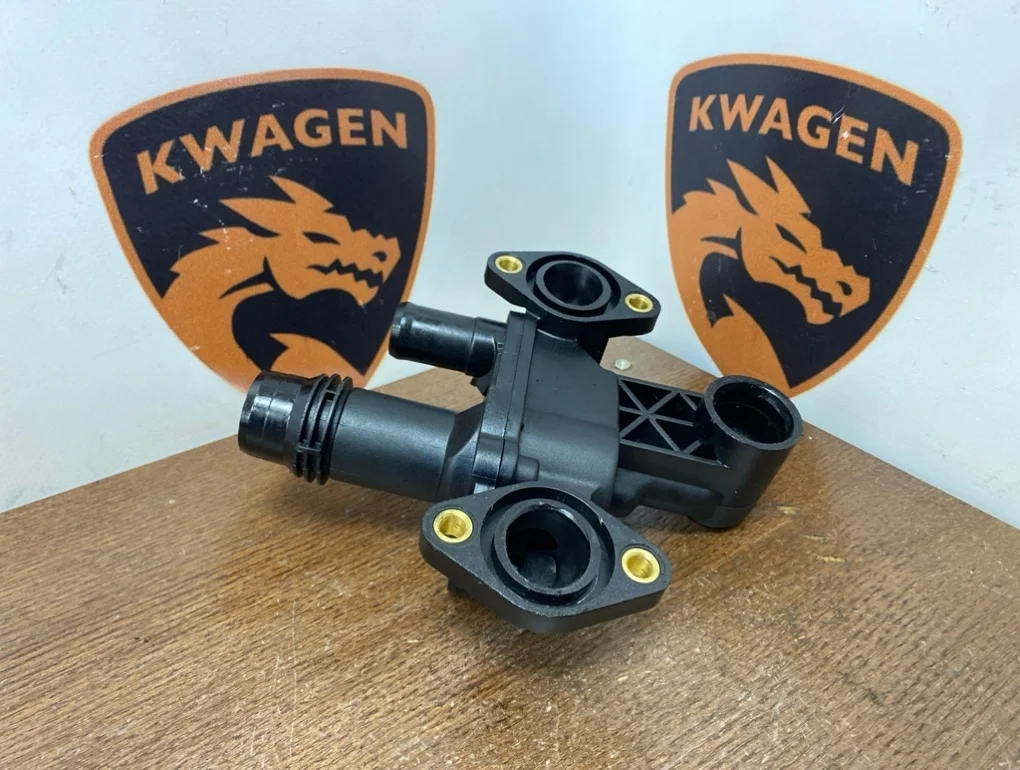 Корпус термостата Land Rover Discovery 2013 L319