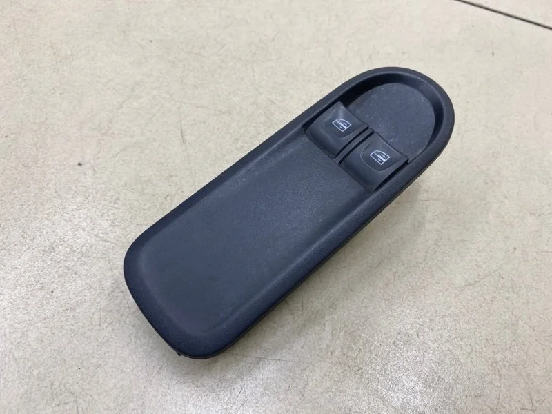 Блок управления стеклоподъемниками передний левый