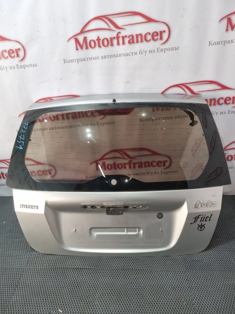 Крышка багажника Hyundai Getz 2003 737001C010 1