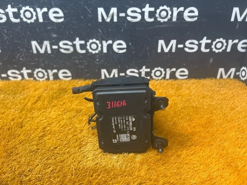 Блок ABS Volkswagen Golf 2012 1K0614517DE 5K/MK6 CBZB