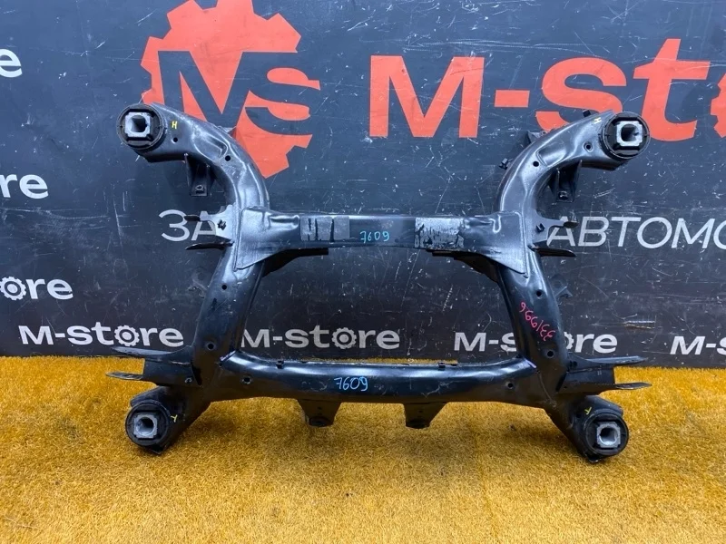 Балка поперечная (подрамник) Bmw X6 2013 33316863815 E71 N55B30A, задняя