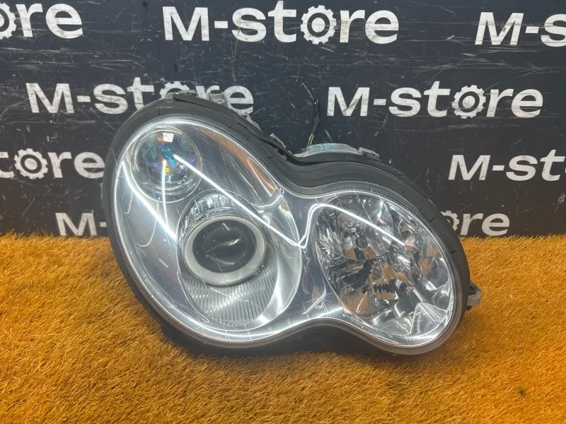 Фара Mercedes-Benz C-Class 2003 A2038204061 W203 271.946, правая