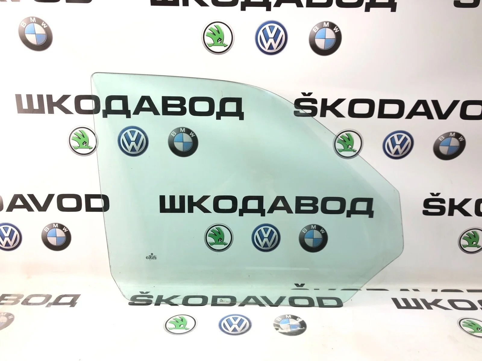 Стекло двери Volkswagen Transporter 2005 7H0845202D T5 2.5 AXE, переднее правое