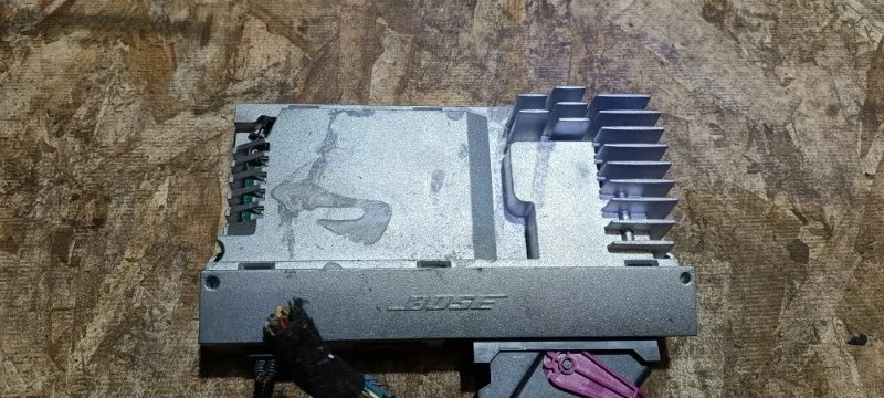 Усилитель звука Audi A6 2010 4F2