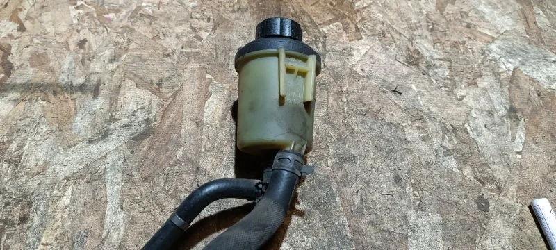 Бачок гидроусилителя Volvo S60 2012 Y20