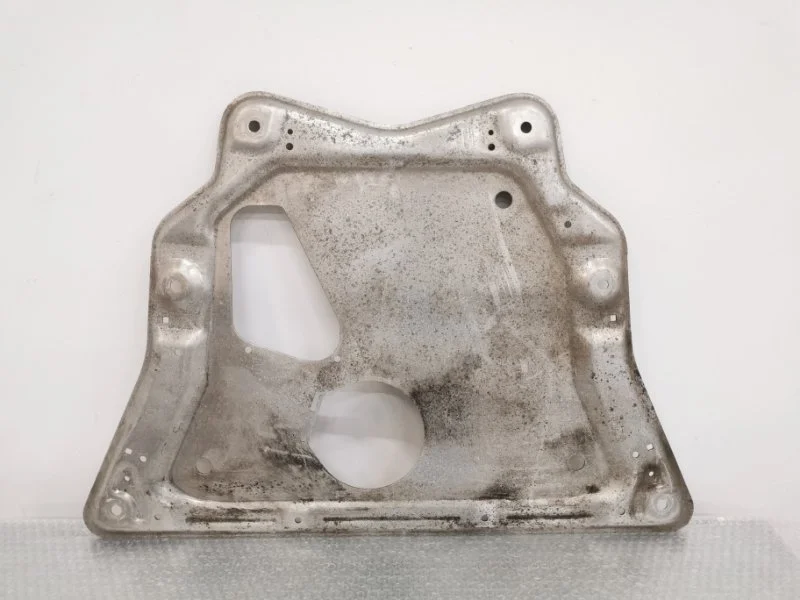 Защита двигателя пластина жесткости BMW X5 2012 31106786568 E70 N55B30