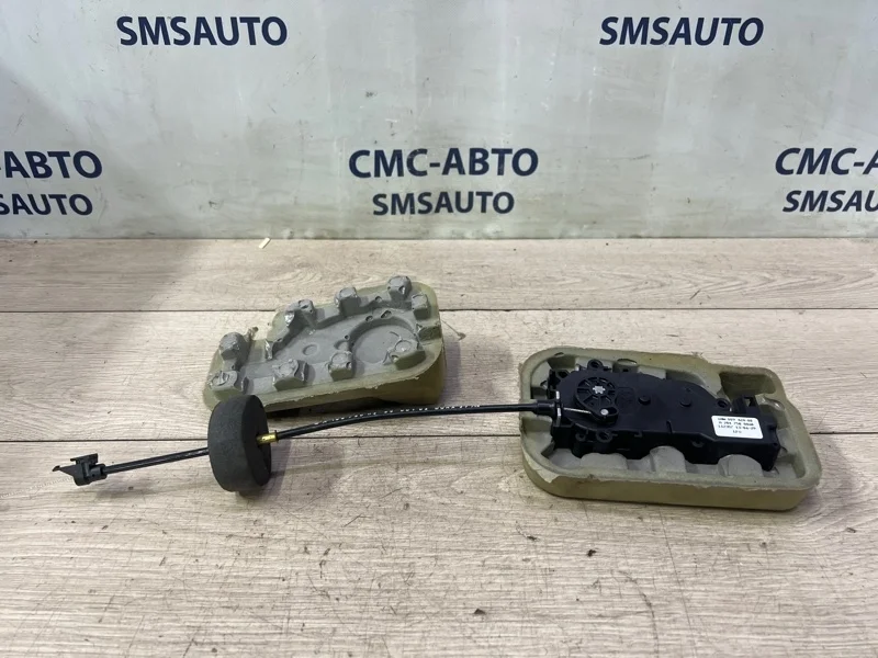 Доводчик багажника Mercedes-Benz ML 2012 A2047500060 W166 642.826