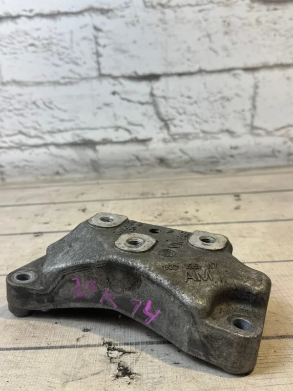 Кронштейн кпп vw Passat