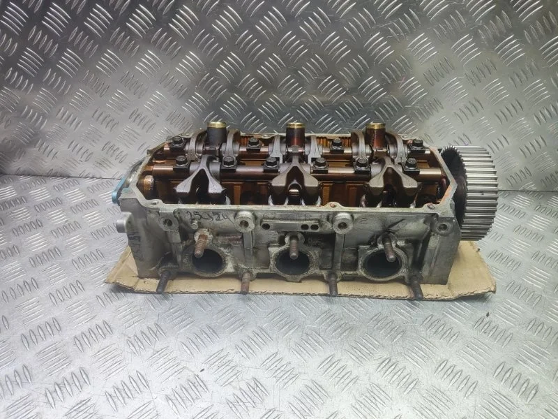 Головка блока цилиндров Mitsubishi Pajero 3 MD307677 V75W 6G74