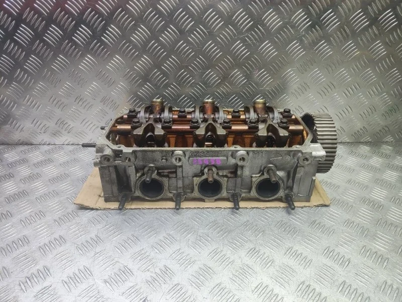 Головка блока цилиндров Mitsubishi Pajero 3 MD307677 V75W 6G74