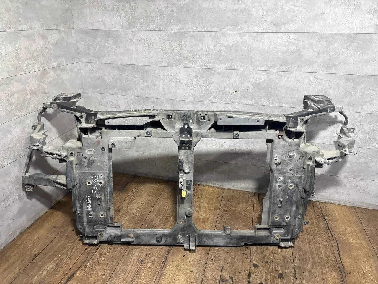 передняя панель (телевизор) Infiniti FX35 рест. S50