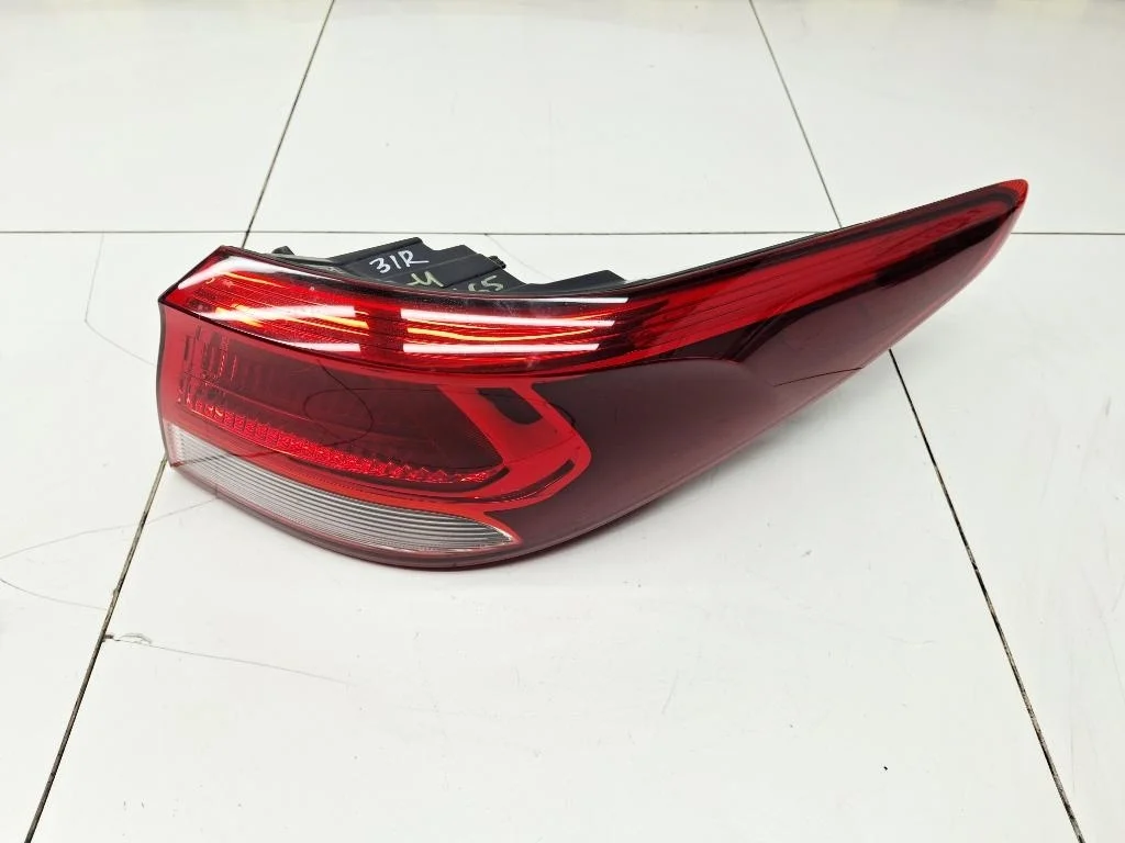Фонарь задний наружный правый Kia RIO 4 2018 FB