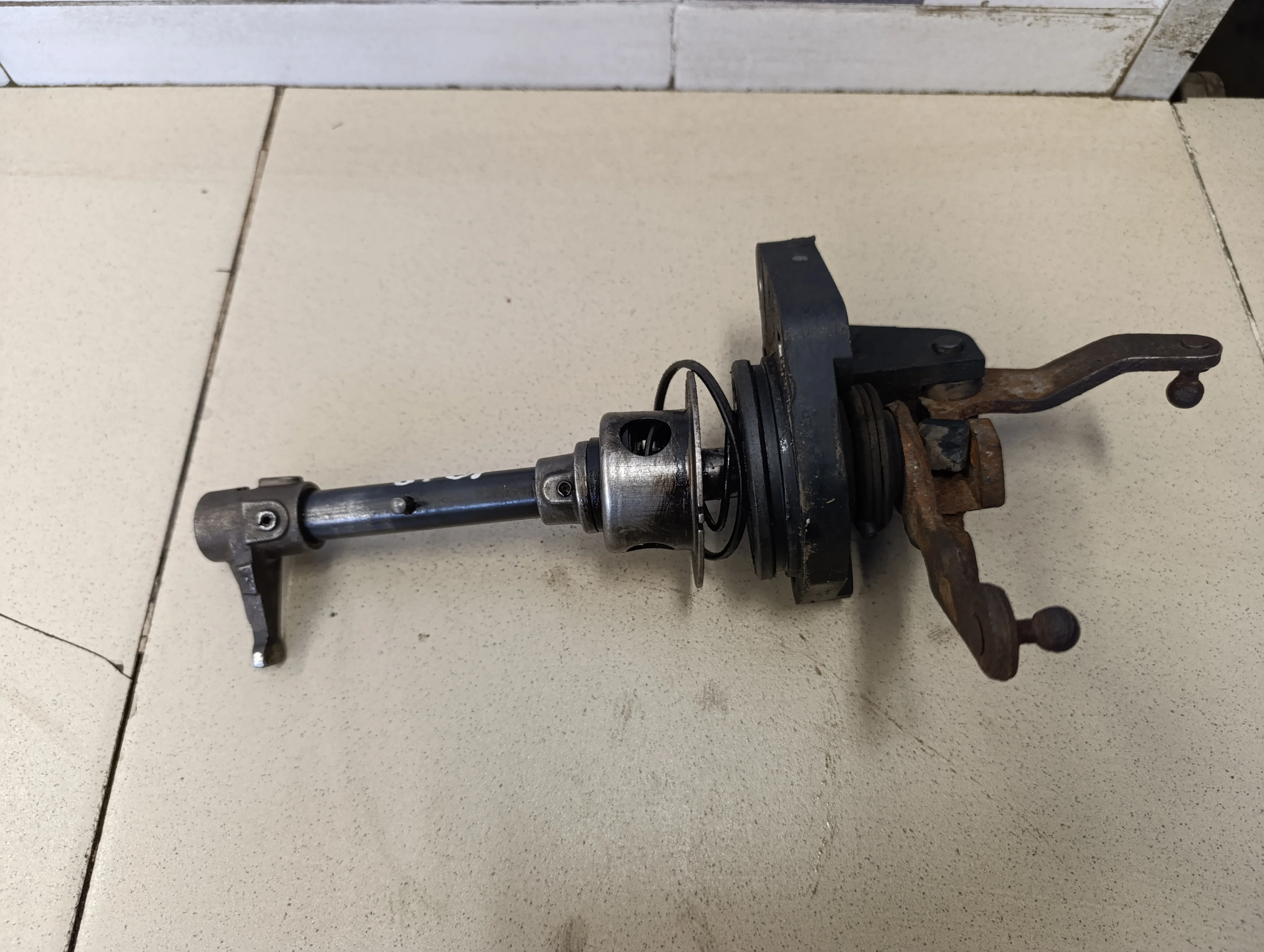 Механизм выбора передач Megane II 2002-2009