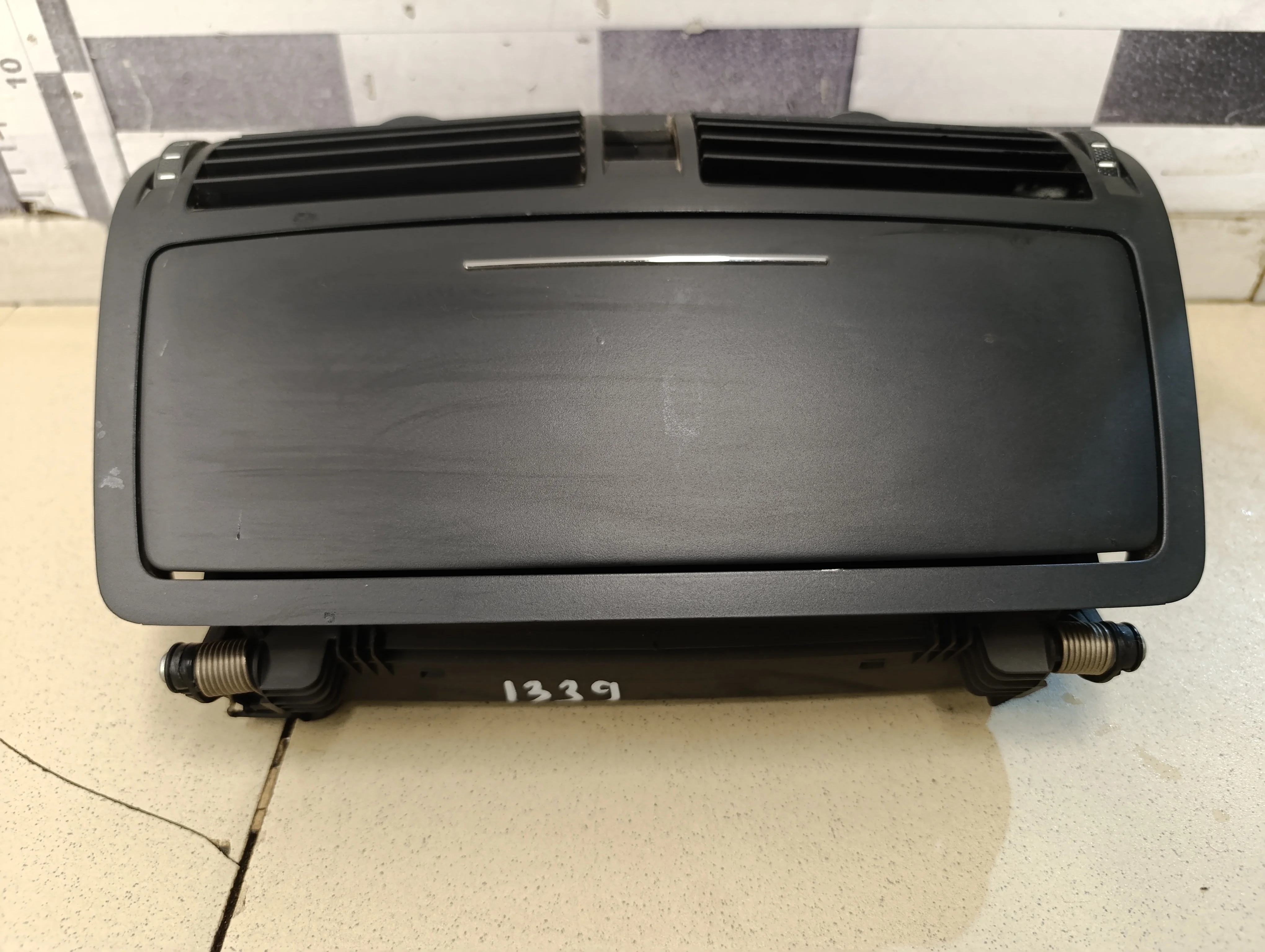 Бардачок Octavia (A5 1Z-) 2004-2013