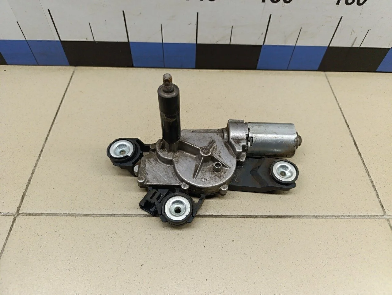 Моторчик стеклоочистителя задний Focus II 2005-2008