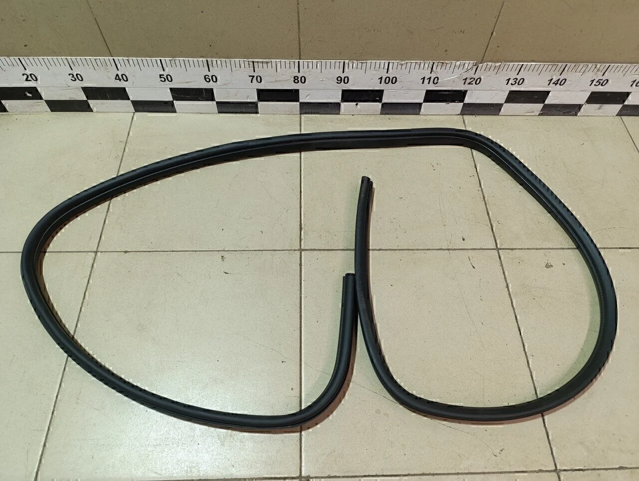 Уплотнитель двери Focus II 2005-2008