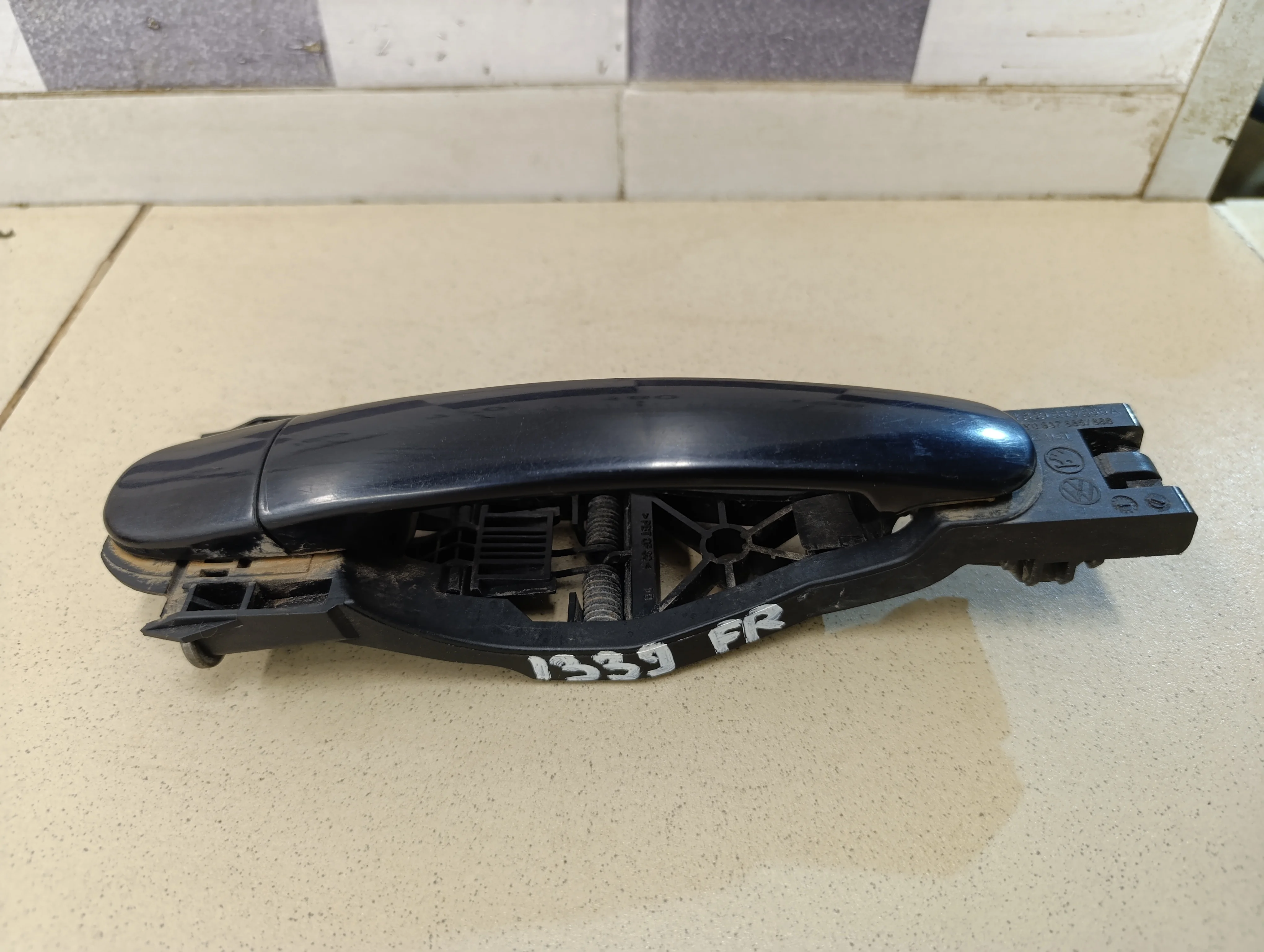 Ручка двери передней наружная правая Octavia (A5 1Z-) 2004-2013