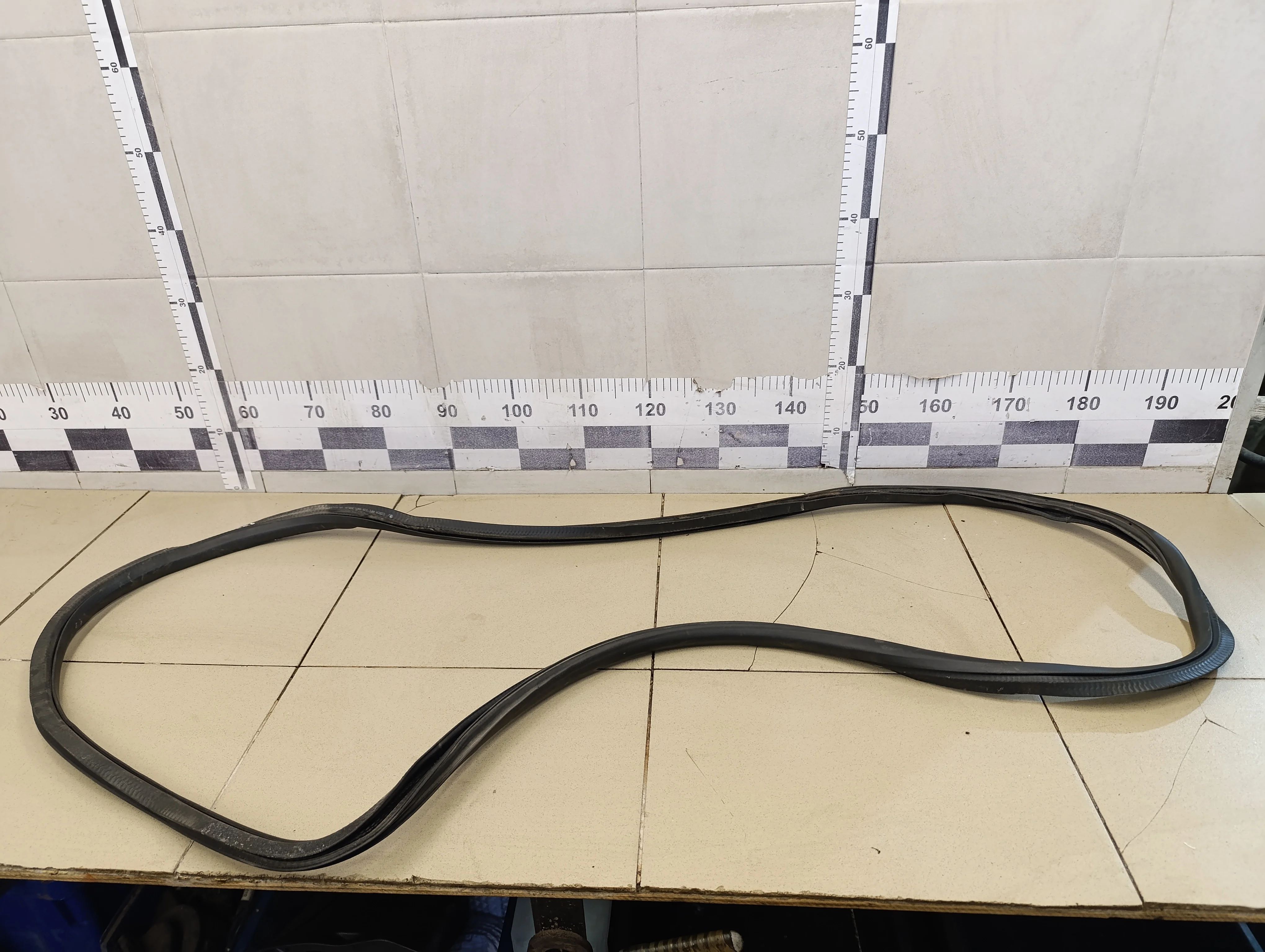 Уплотнитель (внутри) Octavia (A5 1Z-) 2004-2013