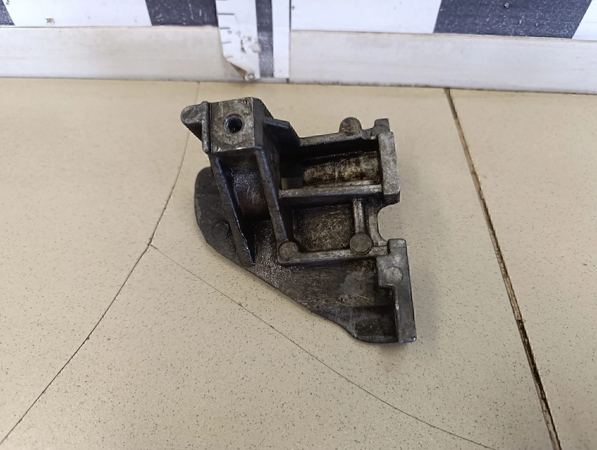 Кронштейн кондиционера Lancer (CX,CY) 2007>