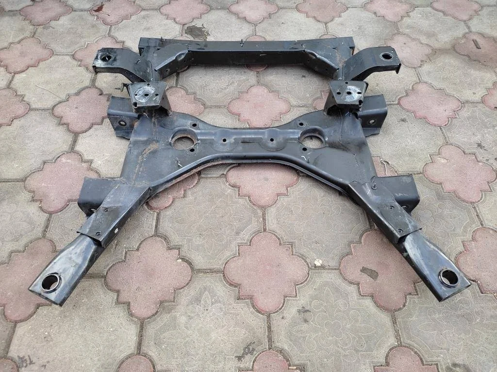 Подрамник передний Mercedes-Benz