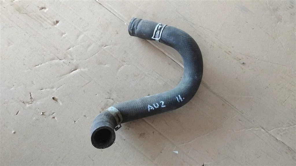 Б.у. патрубок радиатора TOYOTA AURIS ZRE150 TOYOTA AURIS ZRE150