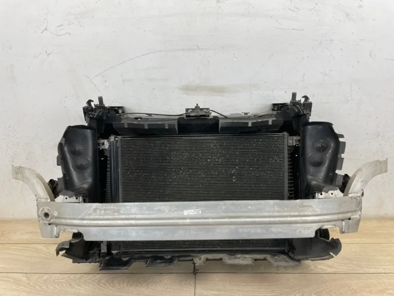 Кассета радиаторов сборе передней панелью Audi Q7 2015- 4M