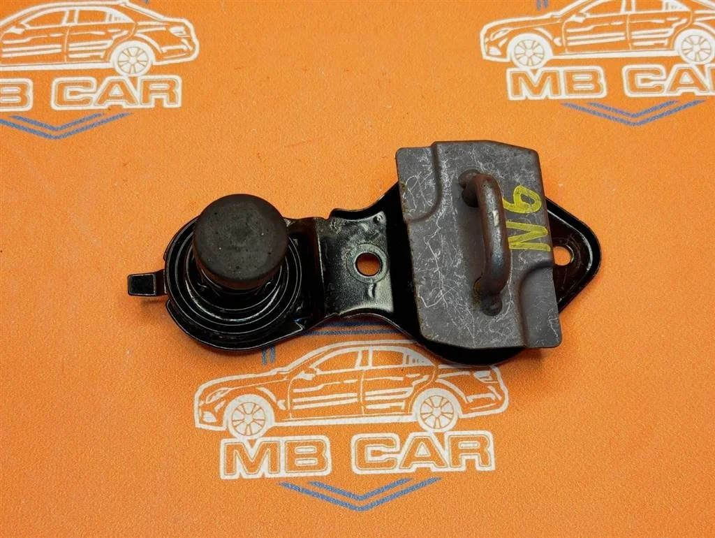 Ответная часть замка капота Mercedes-Benz