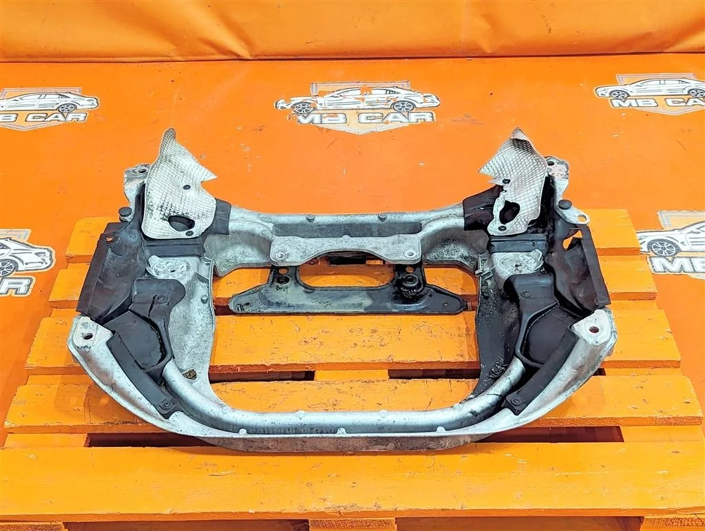 Подрамник передний Mercedes-Benz