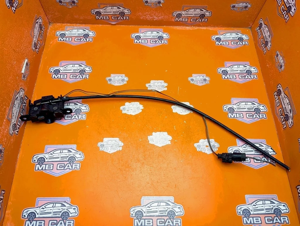 Замок капота Mercedes-Benz