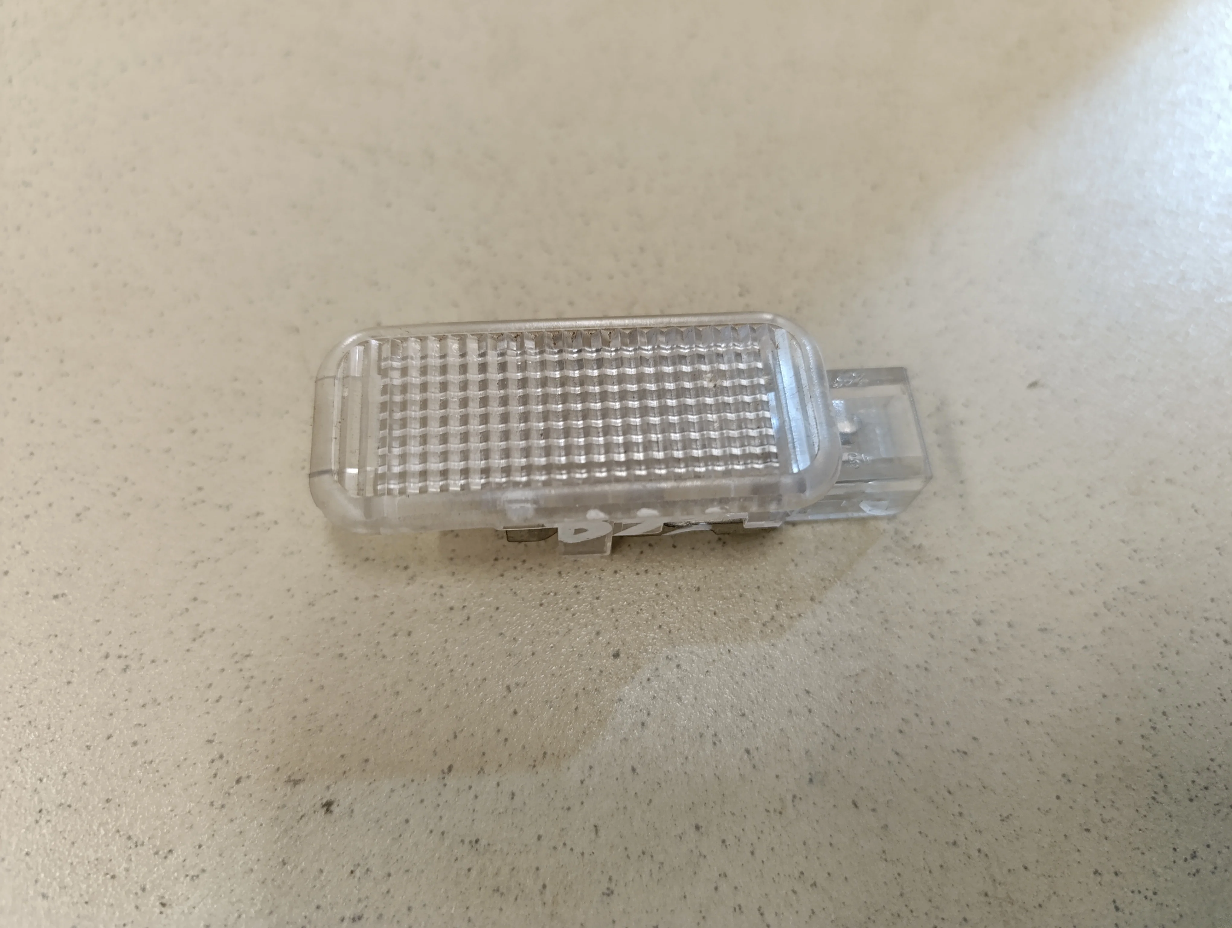 Плафон салонный A4 [B5] 1994-2000