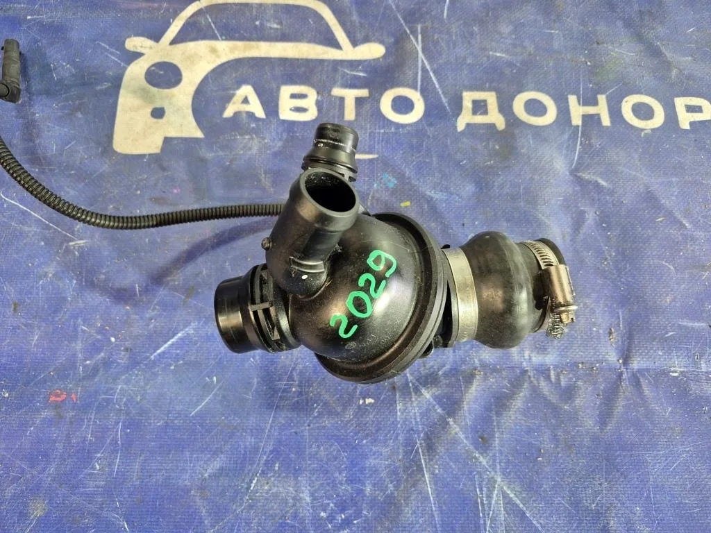 термостат BMW 5-Series F10 N52B25 - 11538671517