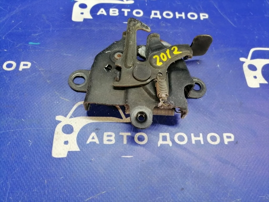 замок капота TOYOTA ISIS ANM10 1AZFSE