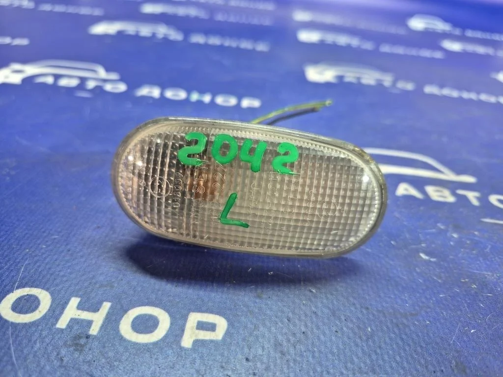 повторитель поворота в крыло MITSUBISHI PAJERO IO H77W - - MR442389