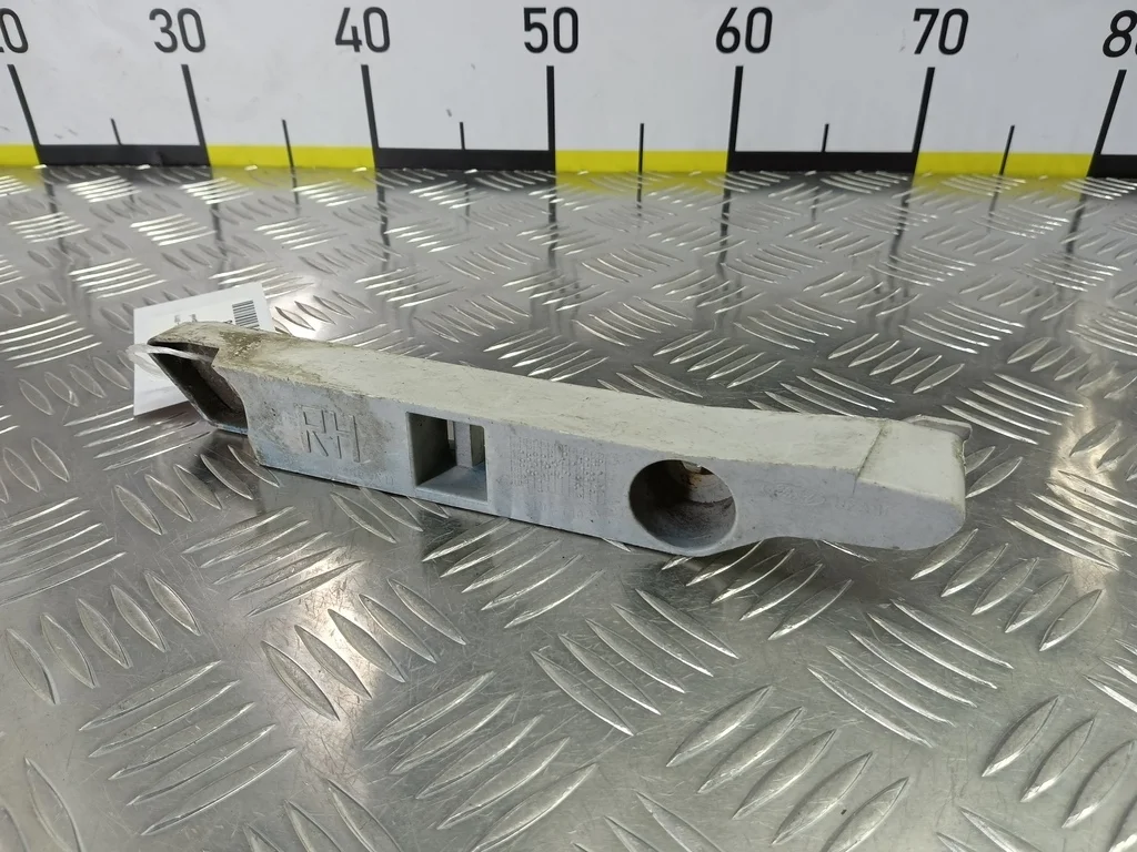 Кронштейн бампера передний FORD Focus II рестайли