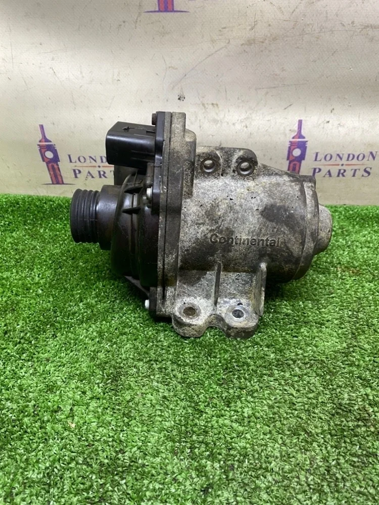 Помпа водяная BMW 335xi E90