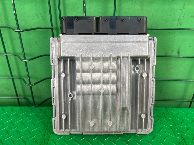 Блок управления двс BMW X5 E70