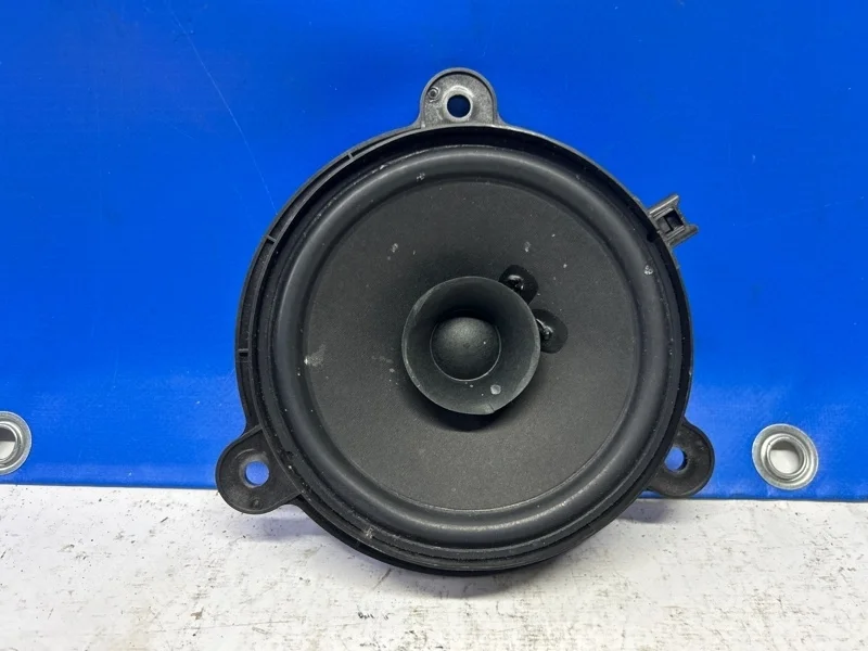 Динамик Renault Sandero 2016 281444271R