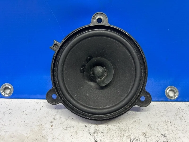 Динамик Renault Sandero 2016 281444271R