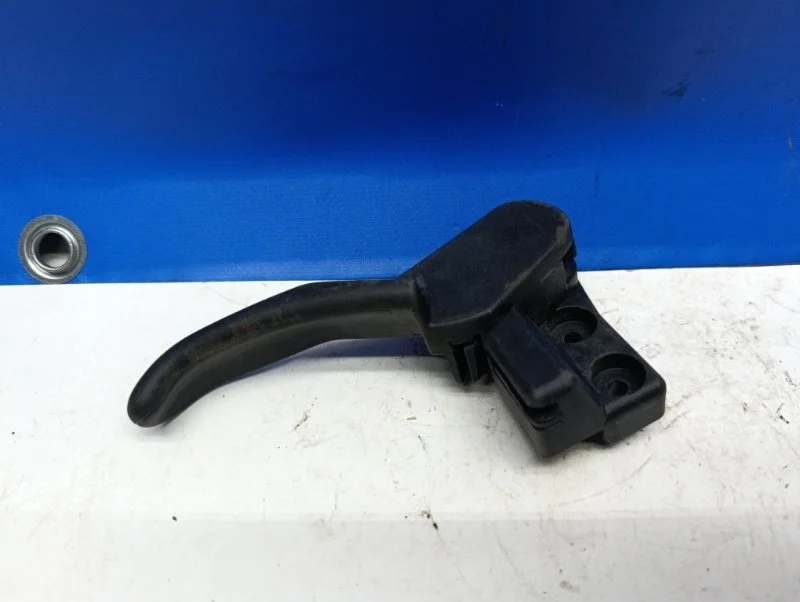 Ручка открывания капота Volkswagen Passat 2002 3B1823533 B5