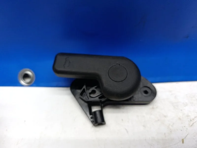 Ручка открывания капота Ford Focus 3 2012 1690340