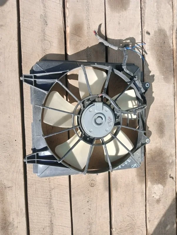 Диффузор вентилятора в сборе Honda Civic 8 2006-2011 19015RNAA01 4D