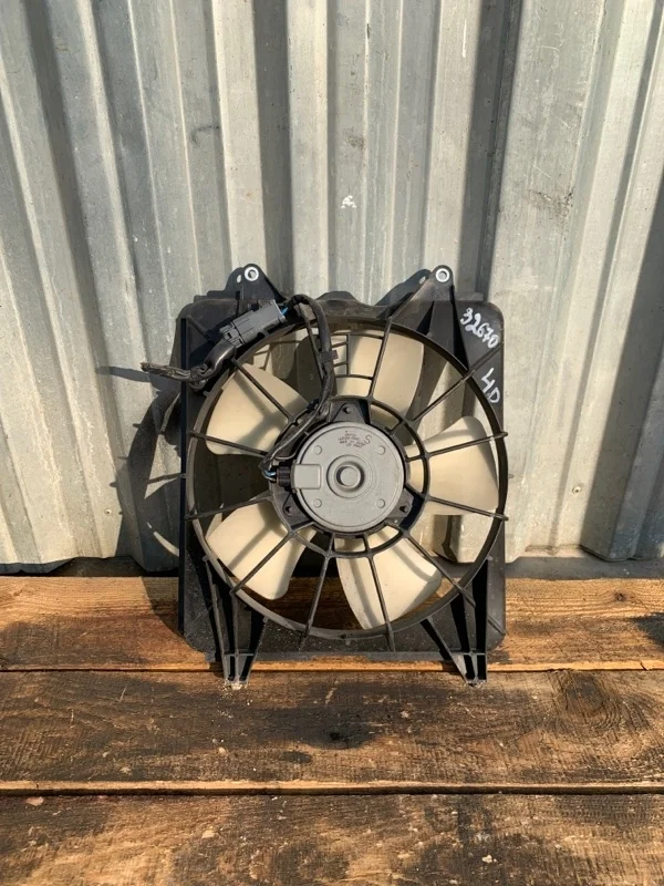 Диффузор вентилятора в сборе Honda Civic 8 2006-2011 19015RNAA01 4D