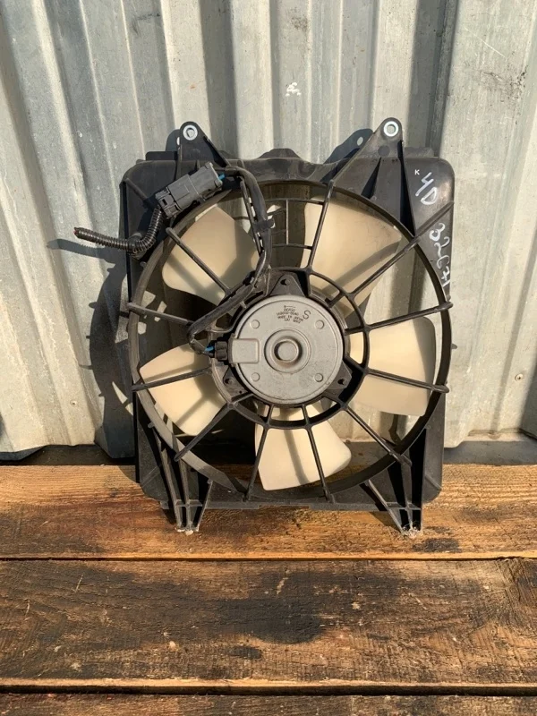 Диффузор вентилятора в сборе Honda Civic 8 2006-2011 19015RNAA01 4D