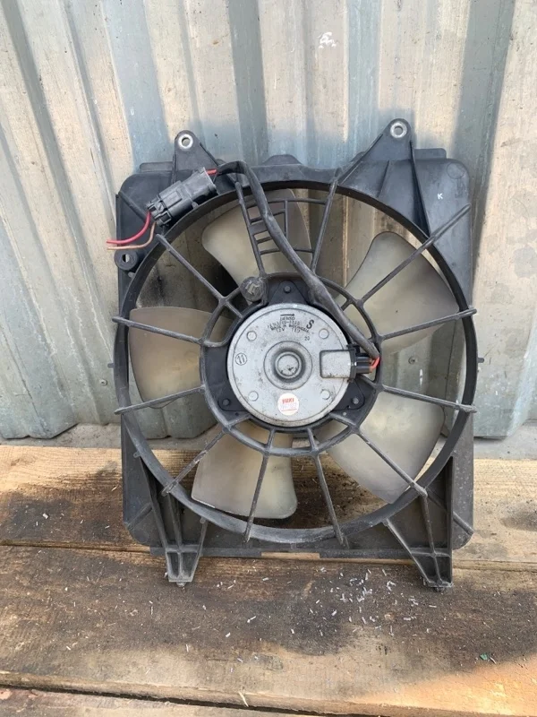 Диффузор вентилятора в сборе Honda Civic 8 2006-2011 19015RNAA01 4D