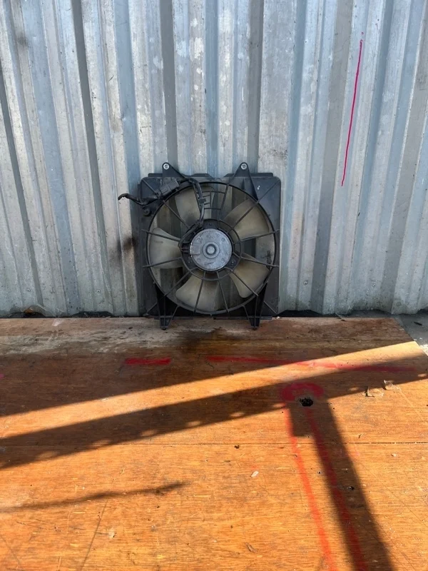 Диффузор вентилятора в сборе Honda Civic 8 2006-2011 19015RNAA01 4D